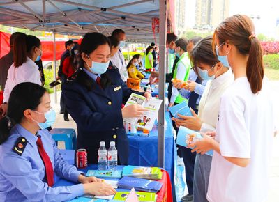 五心新暢行 誠信更省心 西鄉塘區舉辦放心消費節，以“守護安全 暢通消費”護航區域經濟